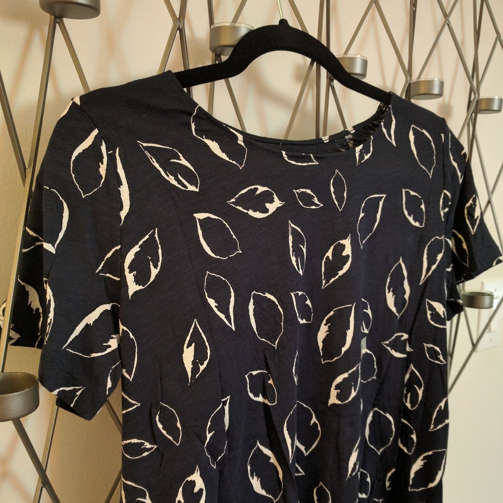 NWT Ann Taylor LOFT leaf-printed dark blue top